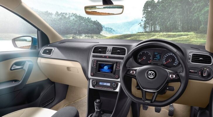 Интерьер Volkswagen Ameo