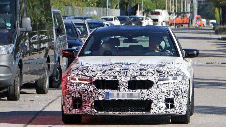 В июне BMW представит обновленный BMW M5