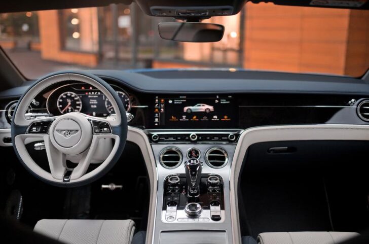 Интерьер Bentley Continental GT V8