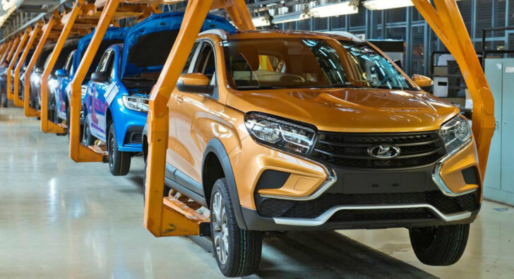Автоконцерн АВТОВАЗ заливает в автомобили Renault больше бензина, чем в машины LADA