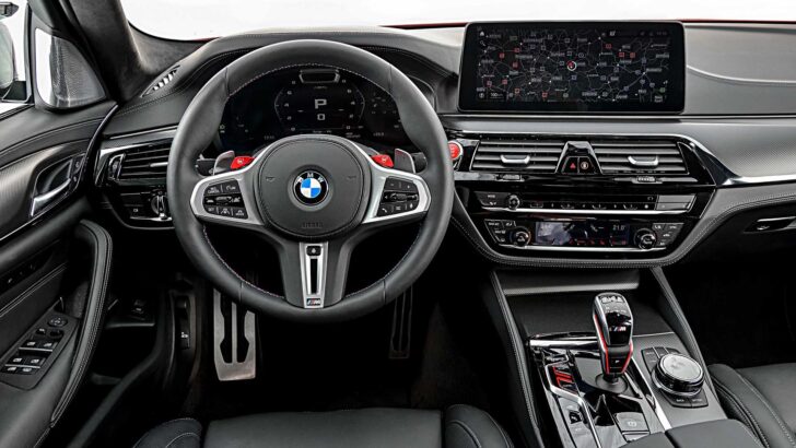 Интерьер BMW M5