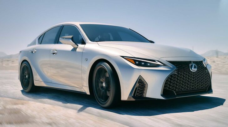 Lexus представила седан Lexus IS нового поколения
