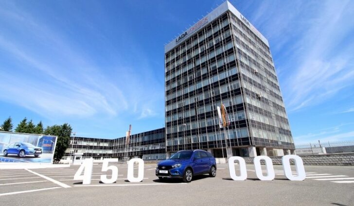 АвтоВАЗ выпустил 450-тысячную юбилейную Lada Vesta