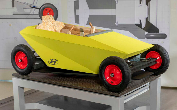 Компания Hyundai презентовала деревянную модель