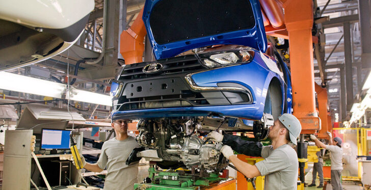 АвтоВАЗ приостановил выпуск автомобилей LADA Granta из-за дефицита комплектующих