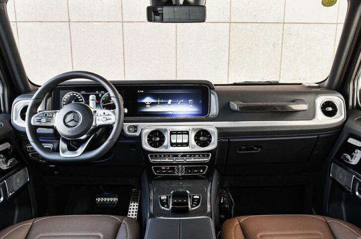 Салон Mercedes-Benz G350