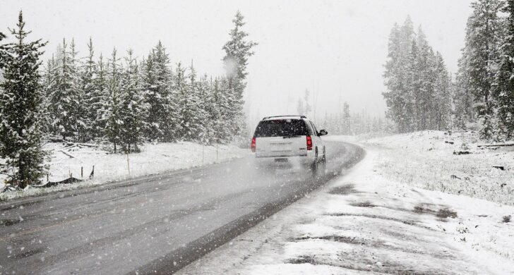 Водителям из России разъяснили, как правильно ездить на автомобиле зимой в 2021 году