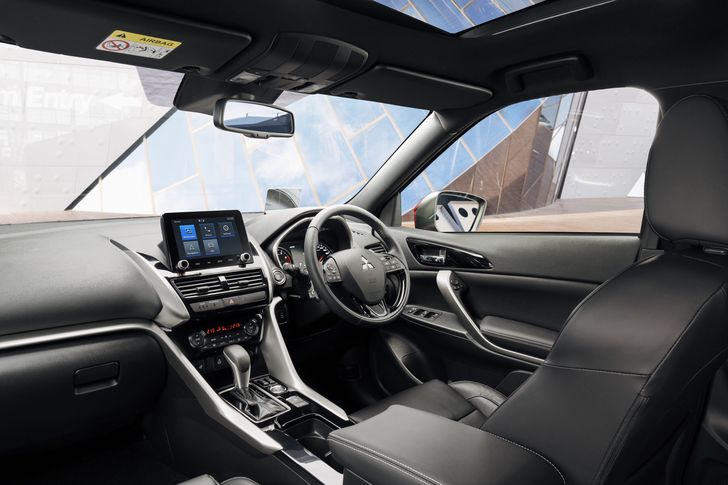 Интерьер Mitsubishi Eclipse Cross