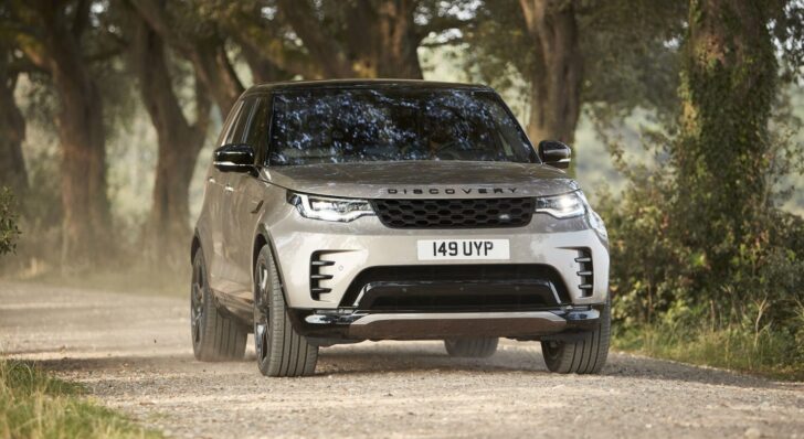 Компания Land Rover объявила цены на обновленный Land Rover Discovery для России