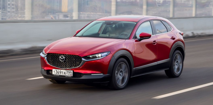 Японский автопроизводитель Mazda начал продажи нового компактного кроссовера Mazda CX-30 в России