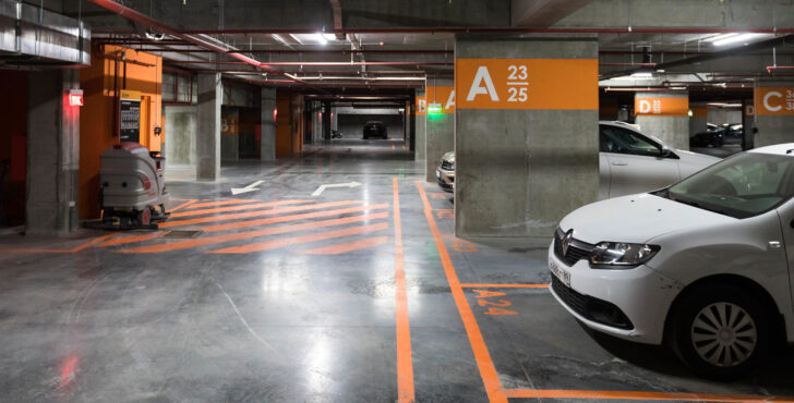 В РФ с 1 марта 2022 года ввели новые правила стоянки автомобилей на многоярусных паркингах