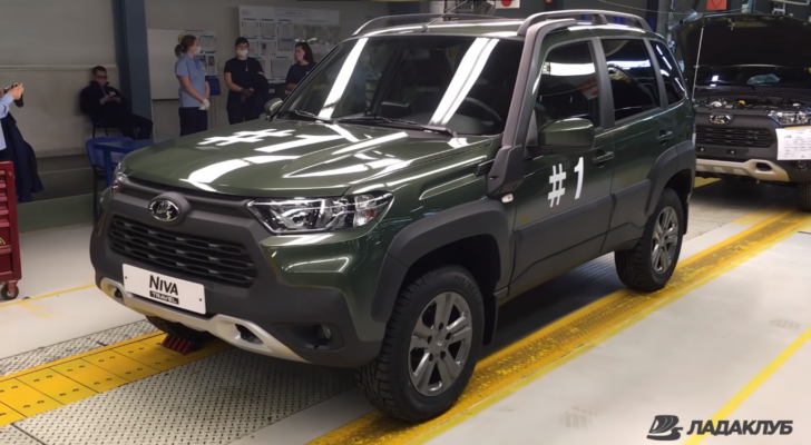 «АвтоВАЗ» начал производство обновленного внедорожника Lada Niva с внешностью Toyota RAV4