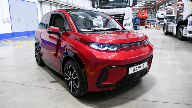 Денис Мантуров: первый серийный легковой электромобиль появится в РФ к 2023 году
