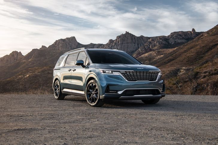 Компания KIA подняла цены на 13 своих моделей в России в ноябре 2021 года