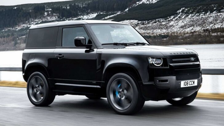 В России стартовали продажи нового внедорожника Land Rover Defender с мотором V8