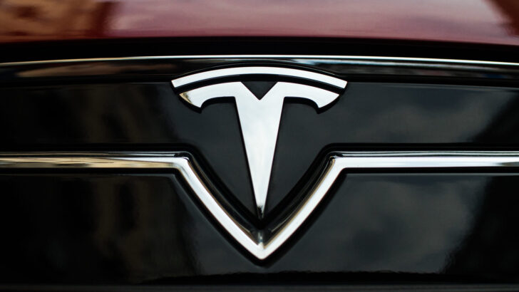 Стали известны объемы продаж и производства электрокаров Tesla во II квартале 2022 года