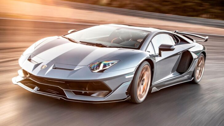 Компания Lamborghini завершит производство суперкара Aventador до конца 2021 года