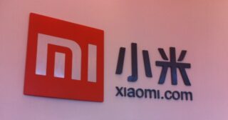 Логотип Xiaomi. Фото Jon Russell