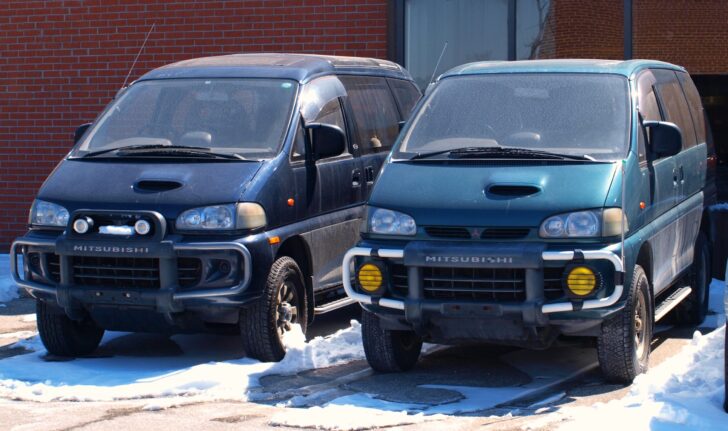 РОИ предложила отменить госпошлину для праворульных автомобилей в РФ