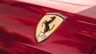 Ferrari. Фото Pablo de la Fuente / Unsplash