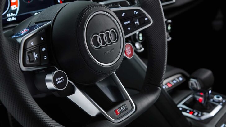 Интерьер Audi R8