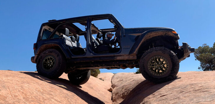 Компания Jeep представила самую хардкорную версию Wrangler