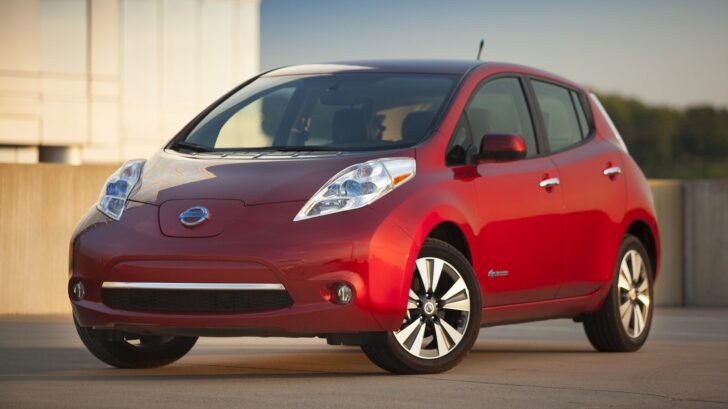 Nissan Leaf возглавил рейтинг самых популярных подержанных электрокаров в России