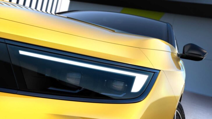 Компания Opel опубликовала первые изображения хэтчбека Astra нового поколения