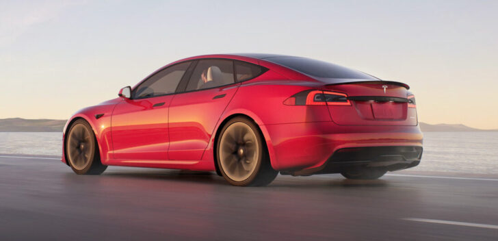 Седан Tesla Model S Plaid официально обновил рекорд в заезде на четверть мили