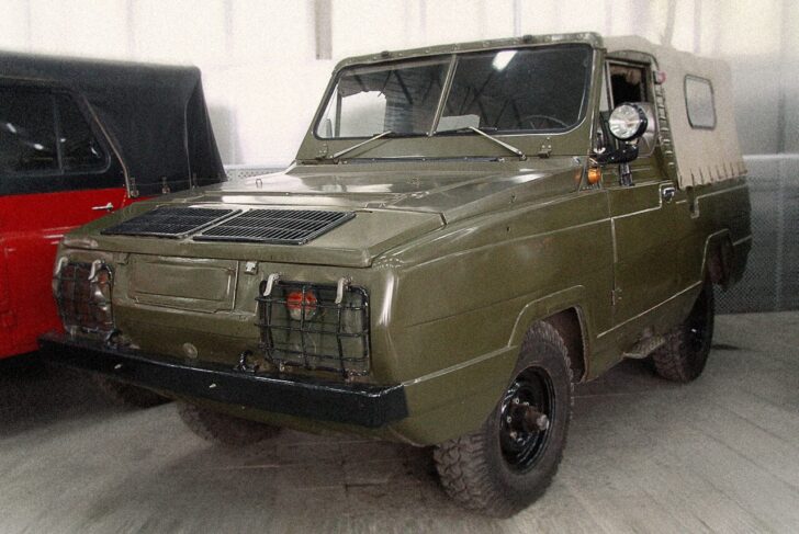 Автозавод УАЗ показал уникальный внедорожник-амфибию «Ягуар»