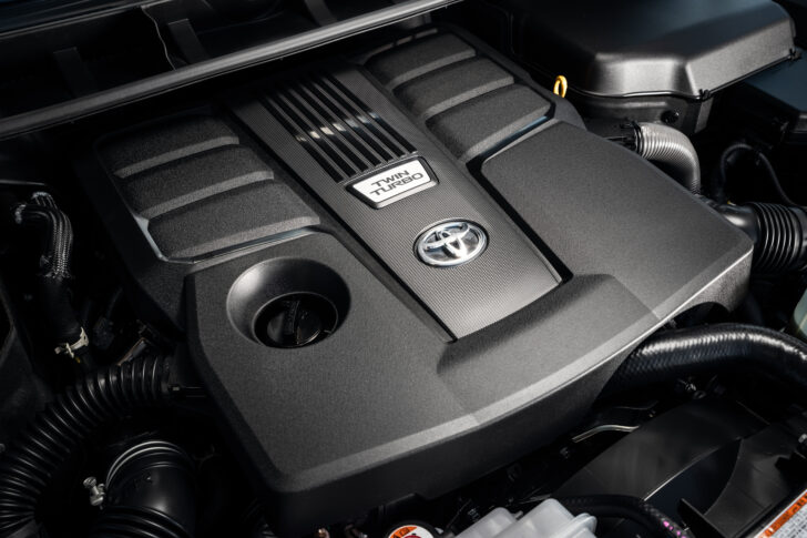 Битурбированный мотор V6 Toyota