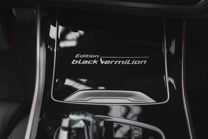 Интерьер BMW X5 Black Vermilion Edition. Фото BMW