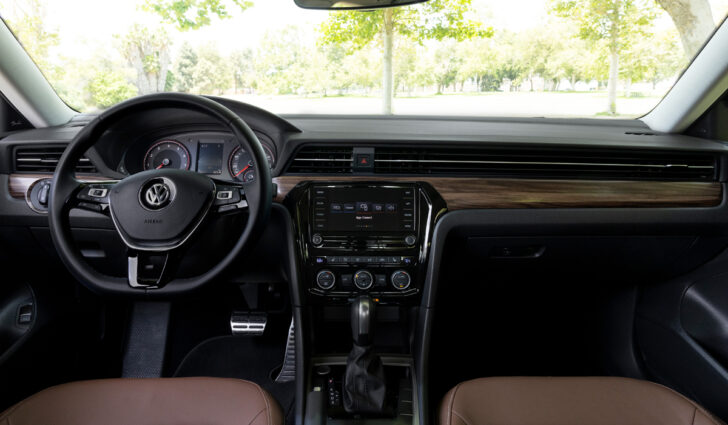 Интерьер Volkswagen Passat Limited Edition. Фото Volkswagen