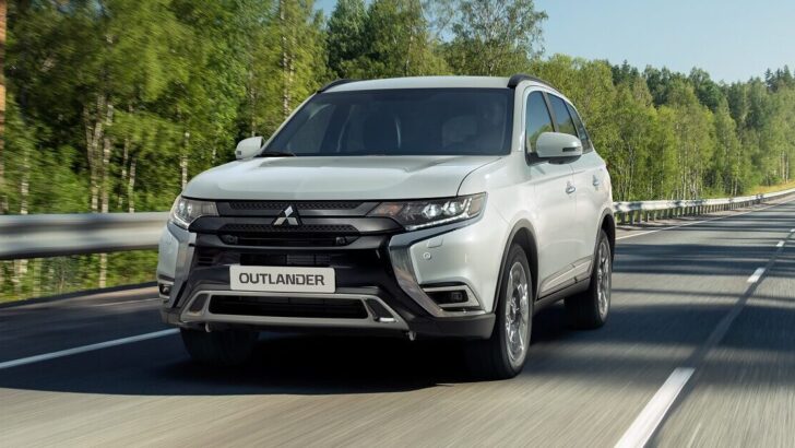 Mitsubishi обновила цены на свои автомобили в России в сентябре 2021 года