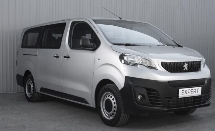 Peugeot представила новую версию минивэна Peugeot Expert для инвалидов