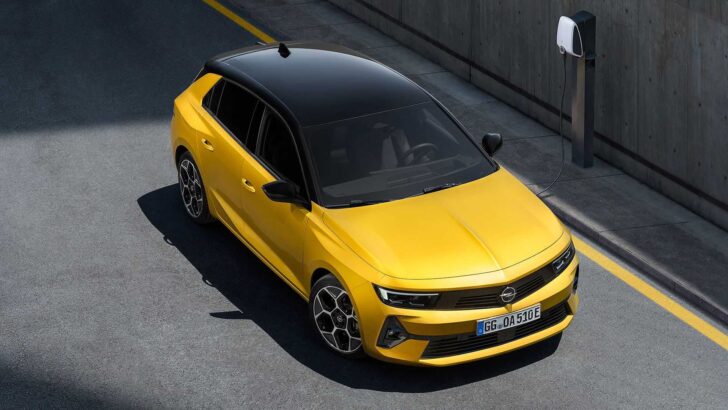 Opel Astra. Фото Opel