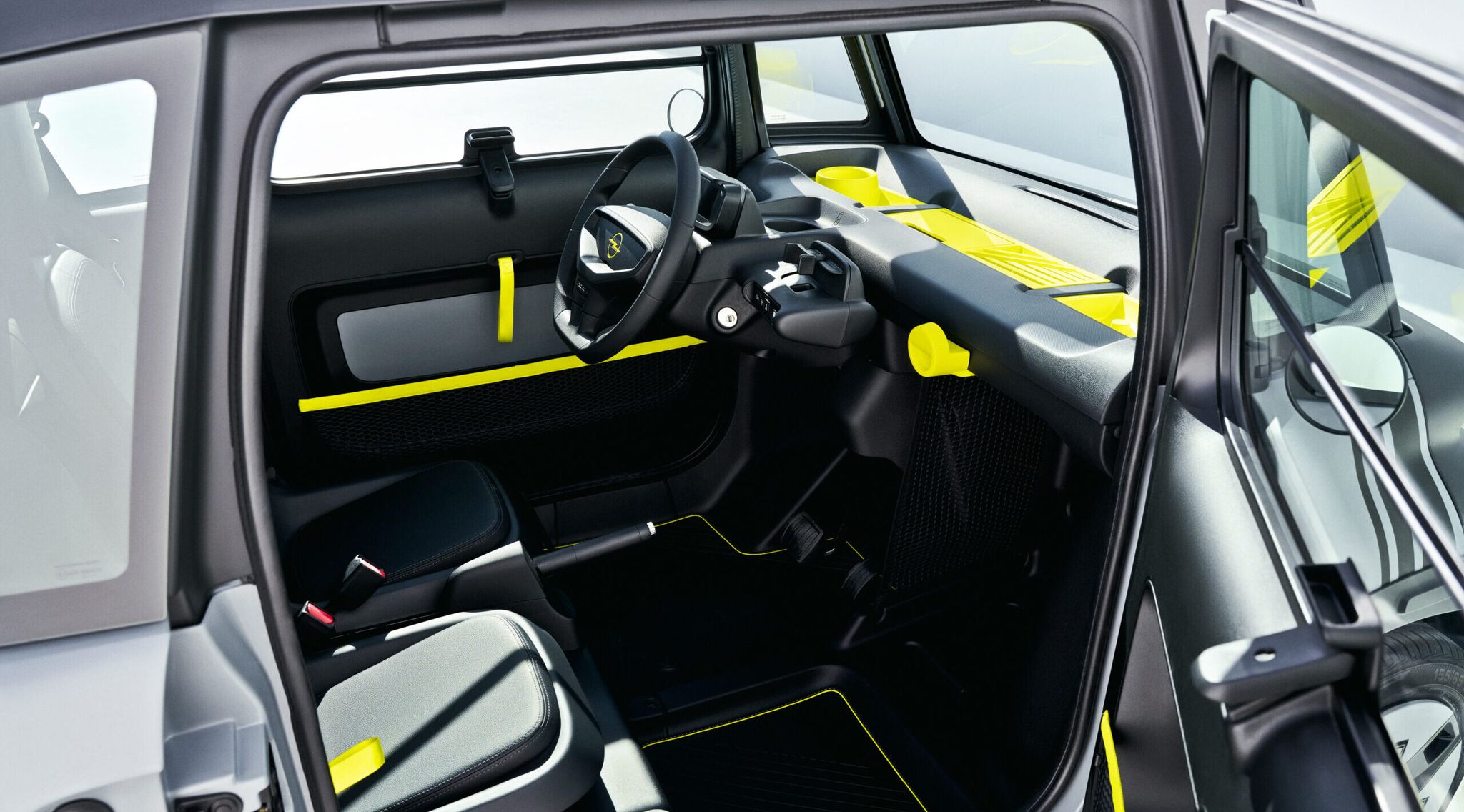 Компания Opel представила в Европе новый городской электрокар Opel Rocks-e