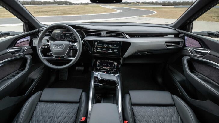 Интерьер Audi e-Tron S