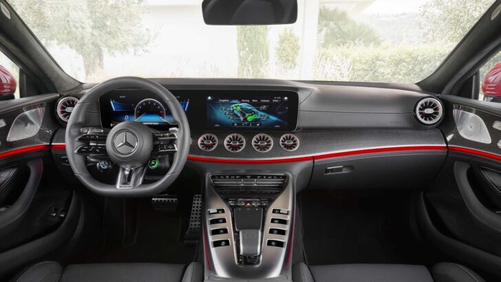 Интерьер Mercedes-AMG GT 63 S E Perfomance