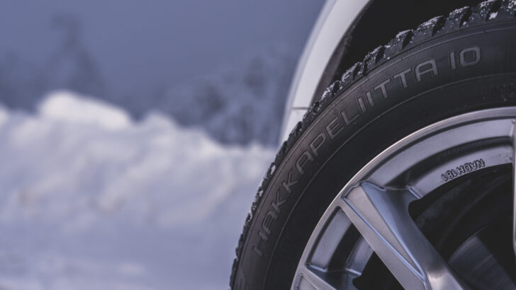 Автоэксперт Субботин перечислил важные нюансы при выборе зимних шин