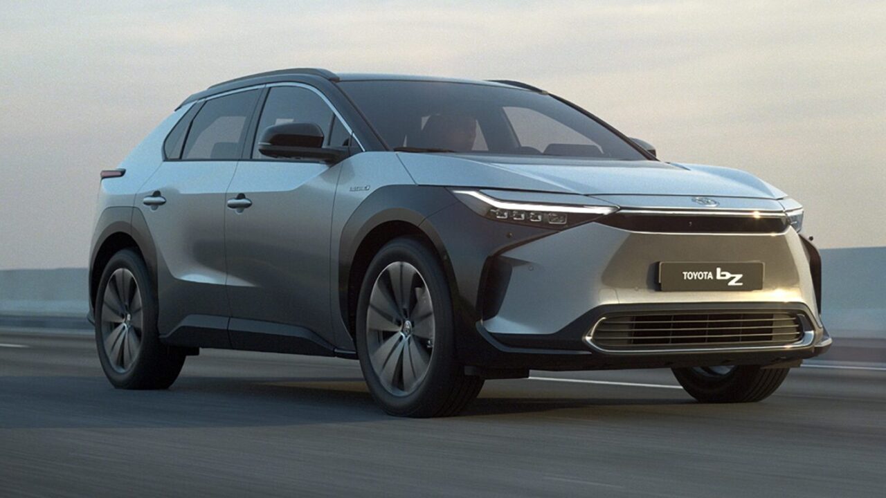 Японская автокомпания Toyota представила новый электрический кроссовер  Toyota bZ4X — Автоновости дня