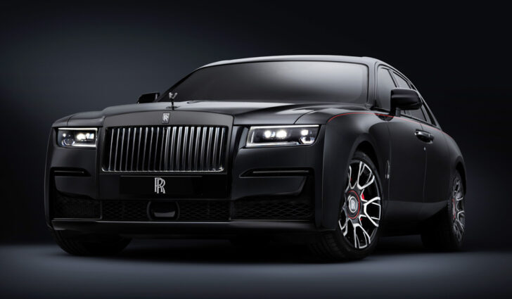 Новый седан Rolls-Royce Ghost Black Badge стал доступен для российских покупателей