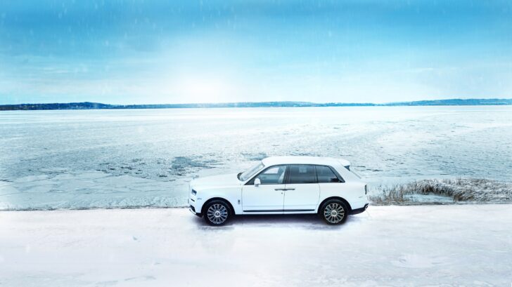 Компания Rolls-Royce представила новую спецверсию внедорожника Cullinan Frozen Lakes