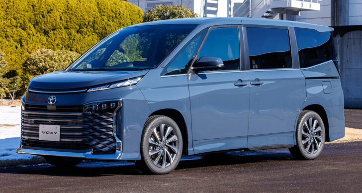 Toyota представила минивэны Noah и Voxy нового поколения для рынка Японии