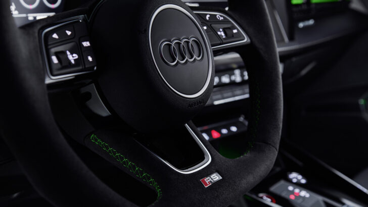 Руль Audi RS 3. Фото Audi