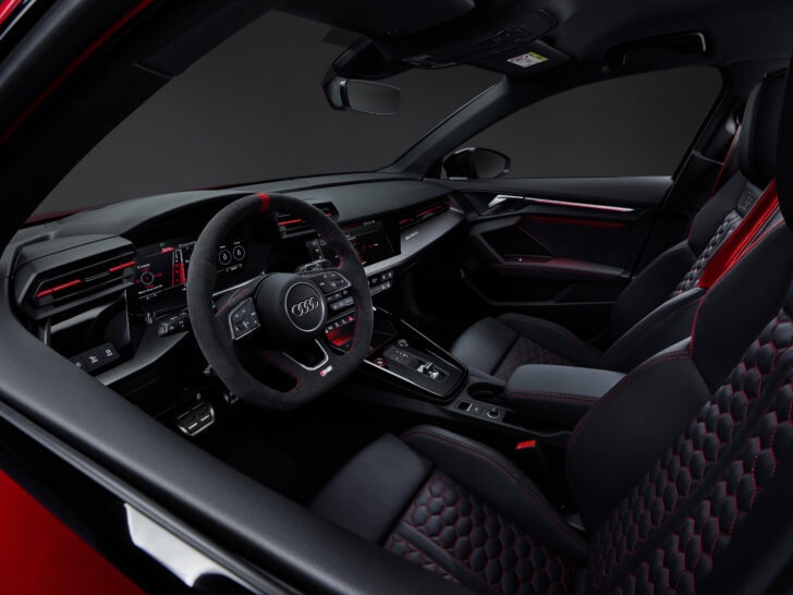 Интерьер Audi RS 3 Sportback. Фото Audi