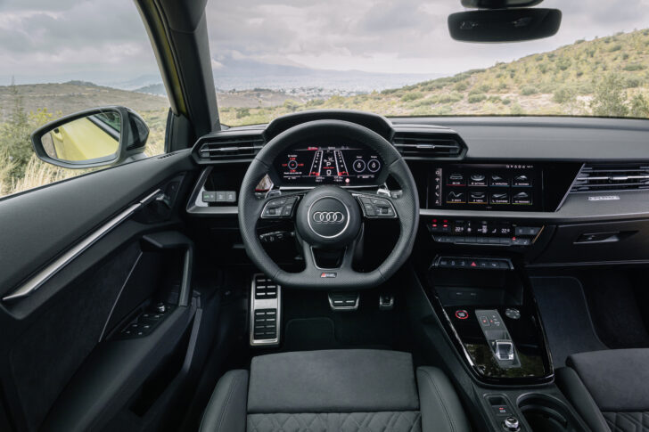 Интерьер Audi RS 3. Фото Audi