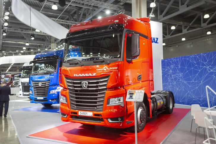 Автозавод КАМАЗ планирует перевести тягач КАМАЗ-54901 на газ