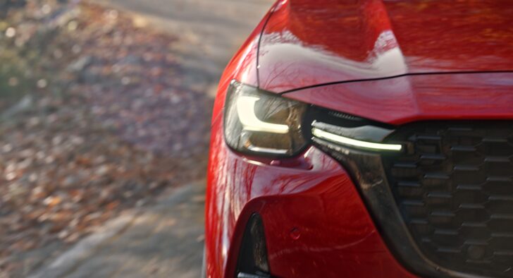 Компания Mazda представит новый гибридный кроссовер Mazda CX-60 PHEV 8 марта 2022 года
