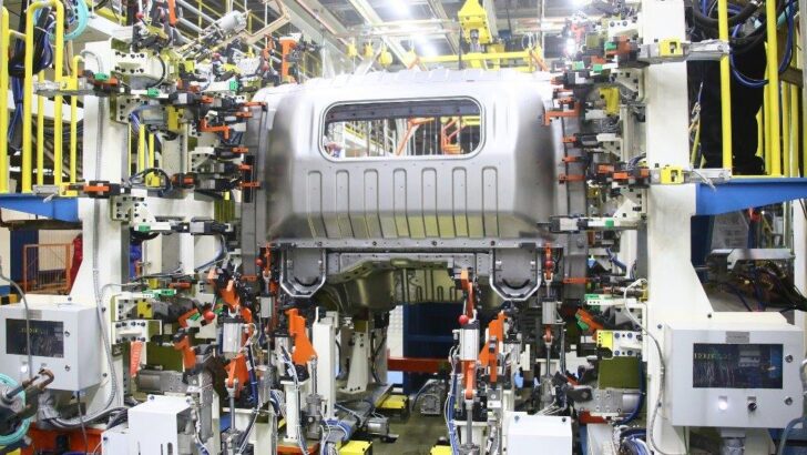Автозавод КАМАЗ сварил первый каркас кабины для малотоннажного грузовика «Компас»